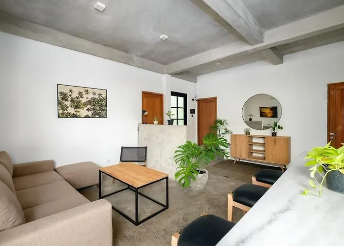 Stroberry Apartment By Pura Homes *